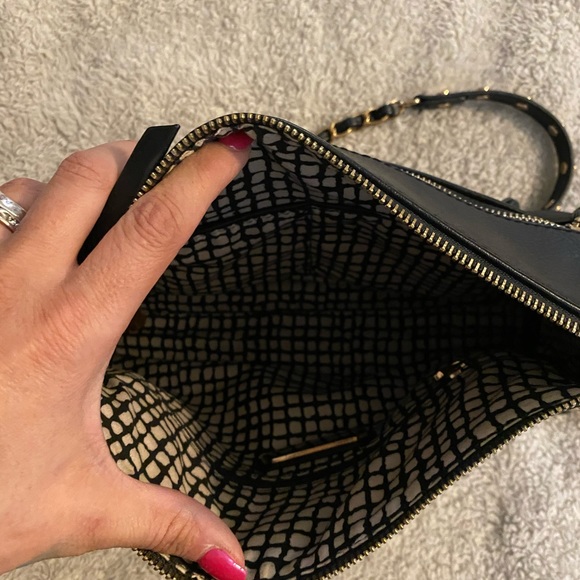 Urban Expressions Vegan Leather Crossbody - Picture 3 of 4